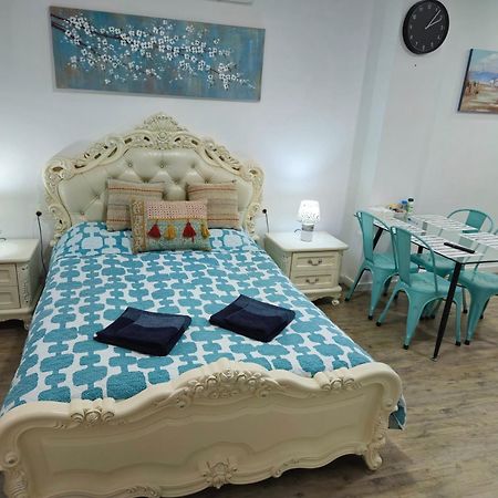 Apartamentos Elemar Free Luggage Storage Малага Экстерьер фото