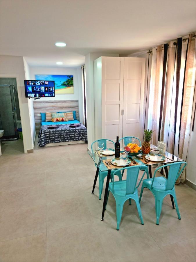 Apartamentos Elemar Free Luggage Storage Малага Экстерьер фото