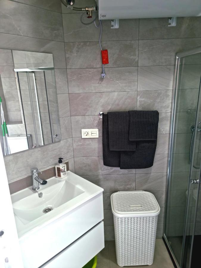 Apartamentos Elemar Free Luggage Storage Малага Экстерьер фото
