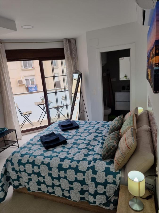 Apartamentos Elemar Free Luggage Storage Малага Экстерьер фото