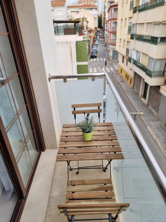 Apartamentos Elemar Free Luggage Storage Малага Экстерьер фото