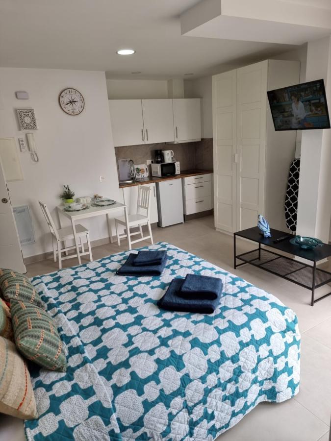 Apartamentos Elemar Free Luggage Storage Малага Экстерьер фото