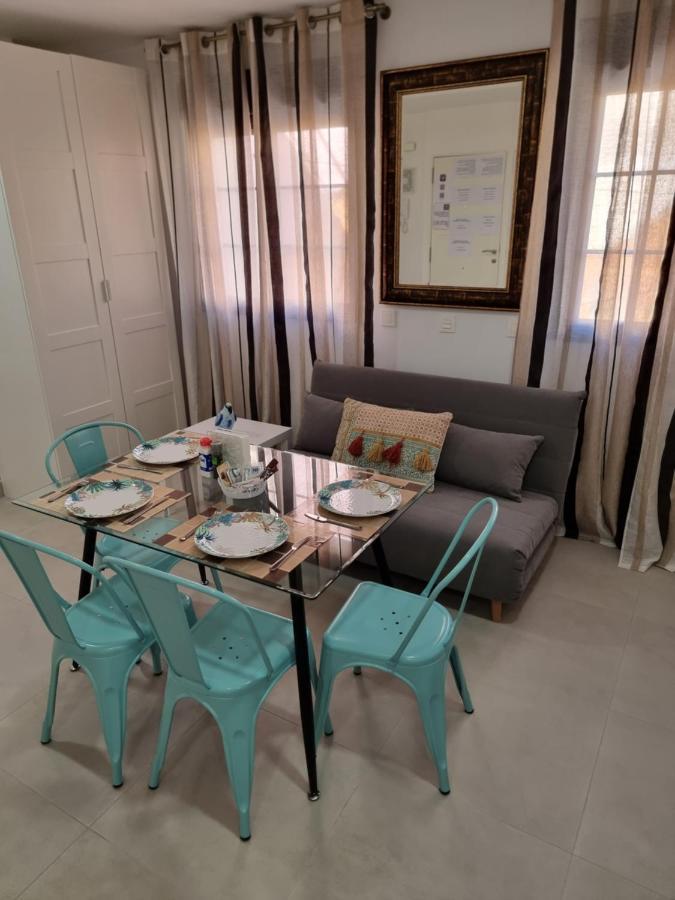 Apartamentos Elemar Free Luggage Storage Малага Экстерьер фото