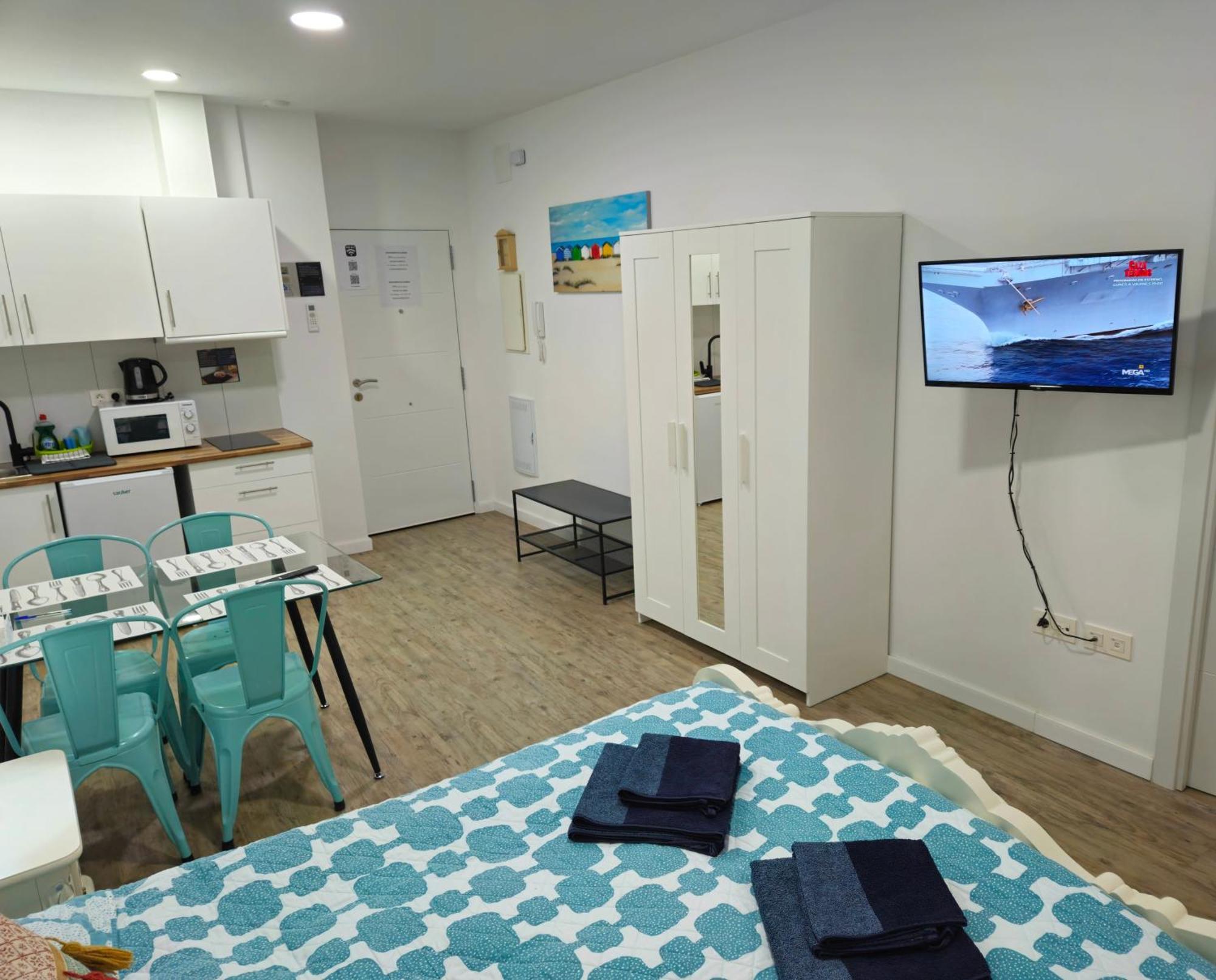 Apartamentos Elemar Free Luggage Storage Малага Номер фото