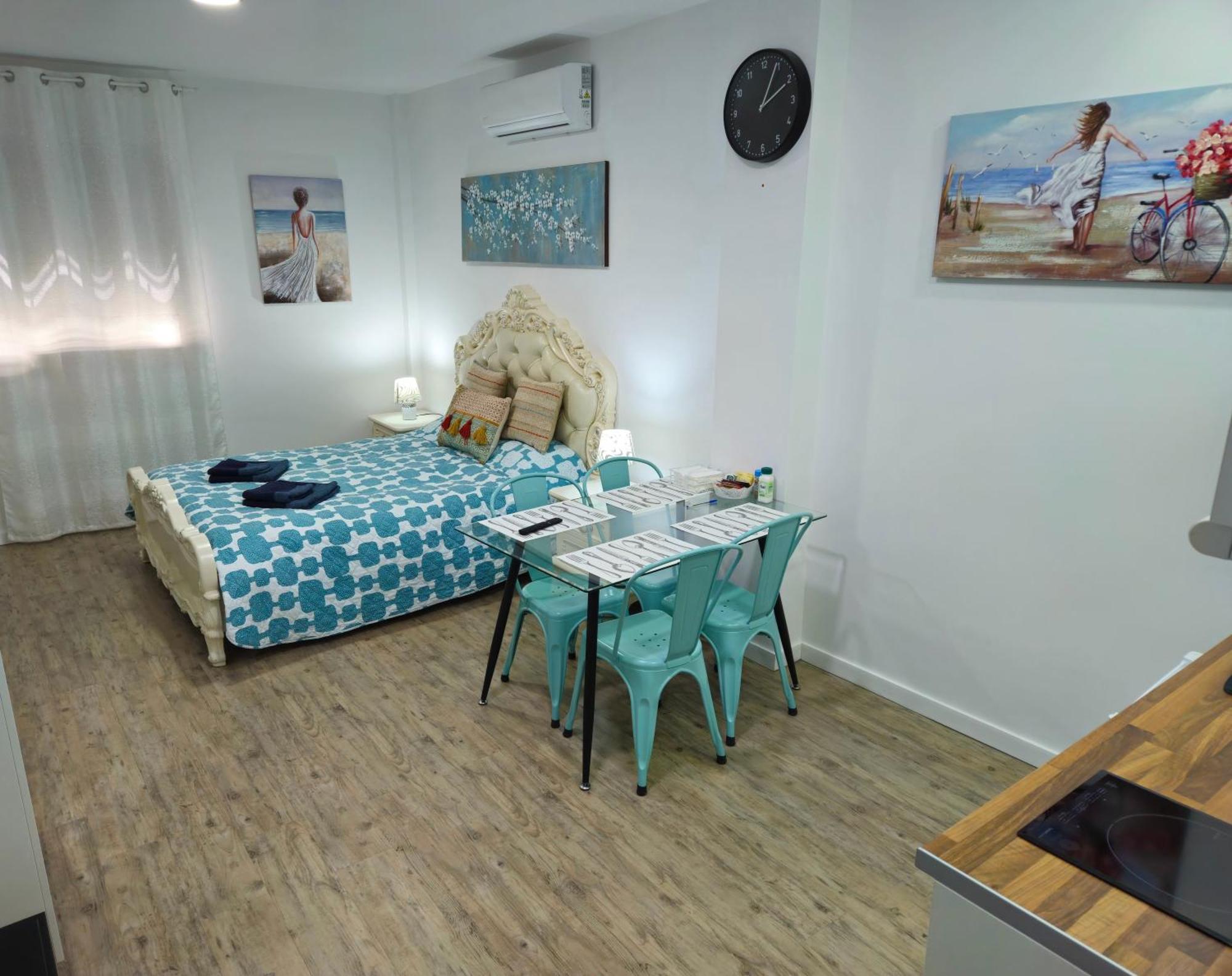 Apartamentos Elemar Free Luggage Storage Малага Номер фото